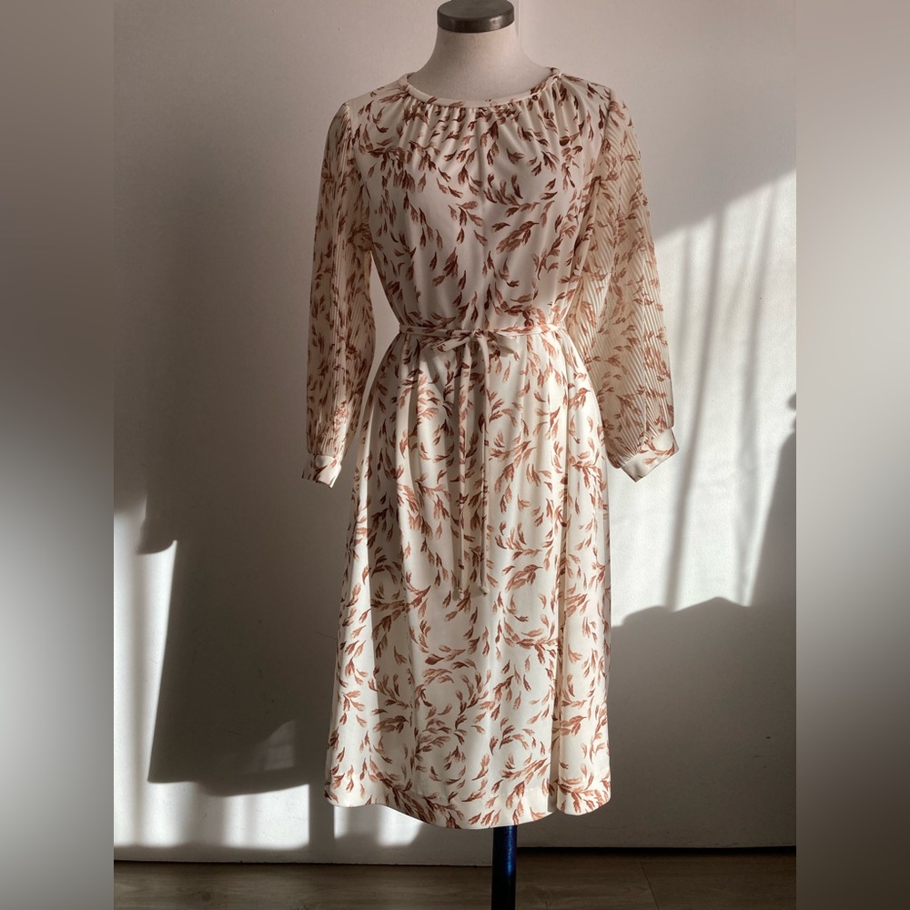 Chic Long Sleeve Cream Dress with Brown Leaf Pattern